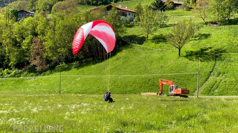 DH21.21-Luesen-Paragliding-175