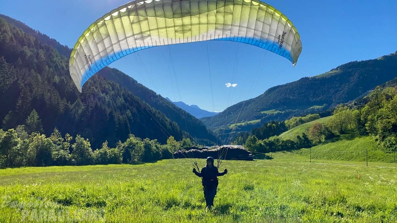 DH21.21-Luesen-Paragliding-233
