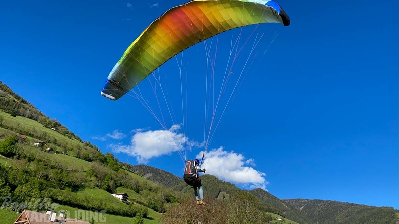 DH21.21-Luesen-Paragliding-245