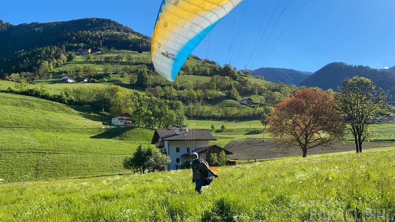 DH21.21-Luesen-Paragliding-251