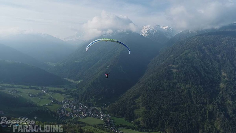 DH21.21-Luesen-Paragliding-293.jpg