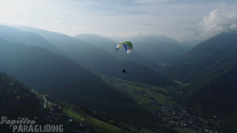 DH21.21-Luesen-Paragliding-296.jpg