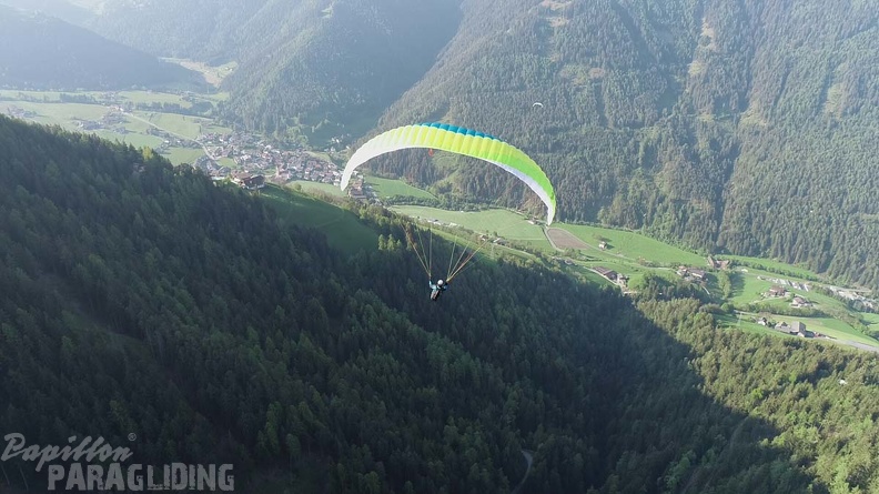 DH21.21-Luesen-Paragliding-318.jpg