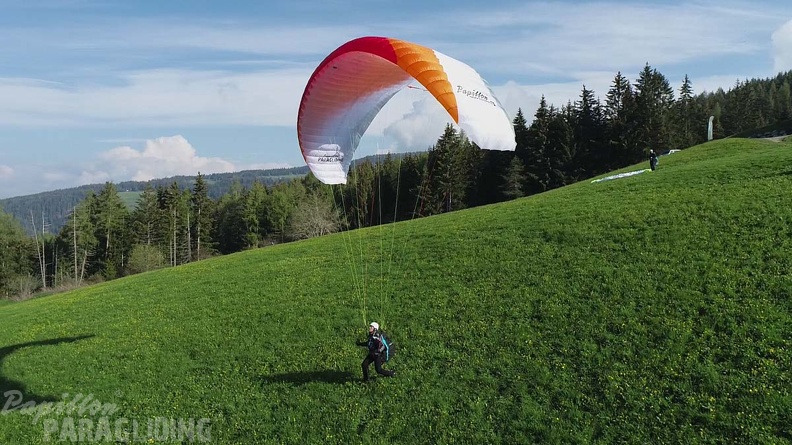 DH21.21-Luesen-Paragliding-324.jpg