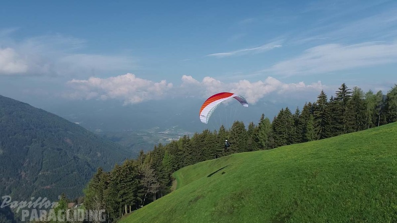 DH21.21-Luesen-Paragliding-325.jpg