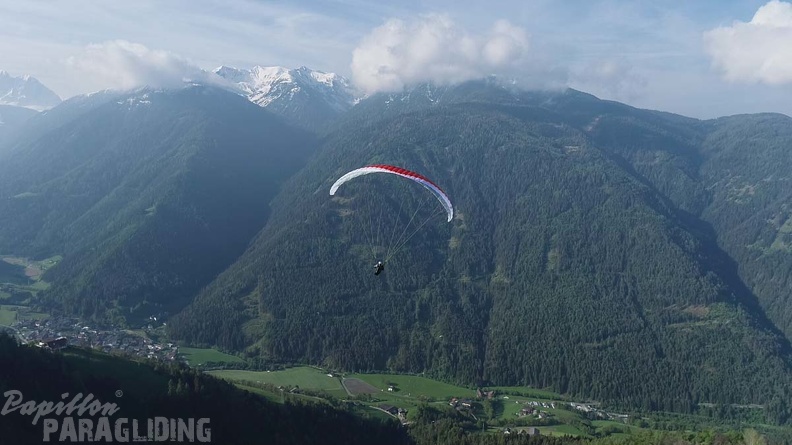 DH21.21-Luesen-Paragliding-327