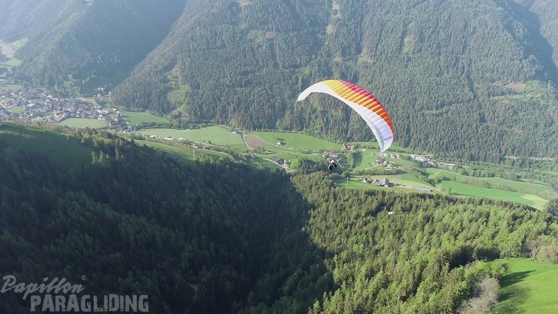 DH21.21-Luesen-Paragliding-330.jpg