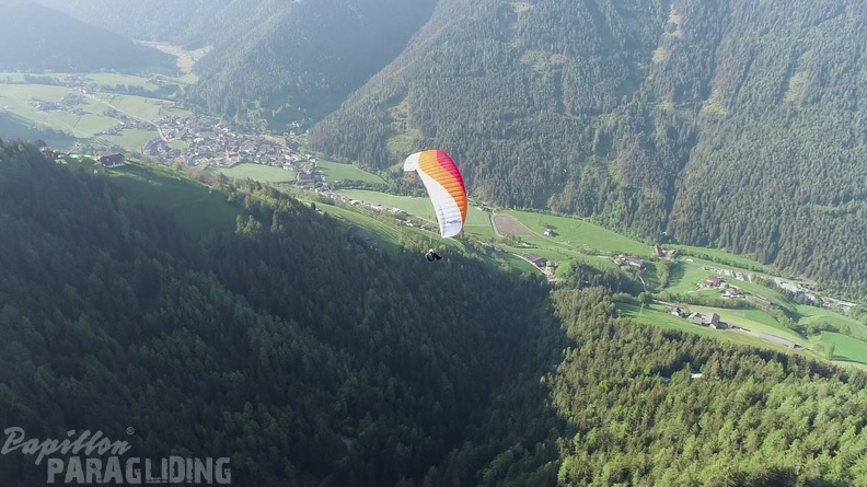 DH21.21-Luesen-Paragliding-331.jpg