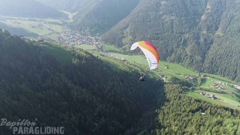 DH21.21-Luesen-Paragliding-333.jpg
