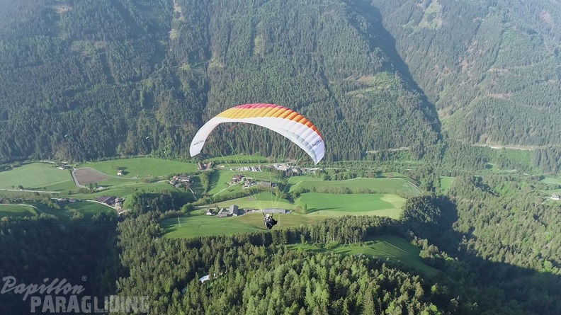 DH21.21-Luesen-Paragliding-338