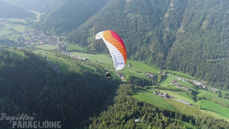 DH21.21-Luesen-Paragliding-340.jpg
