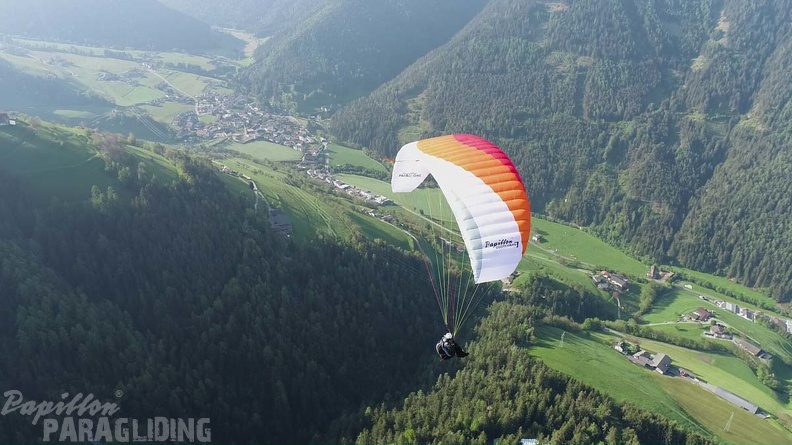 DH21.21-Luesen-Paragliding-342.jpg