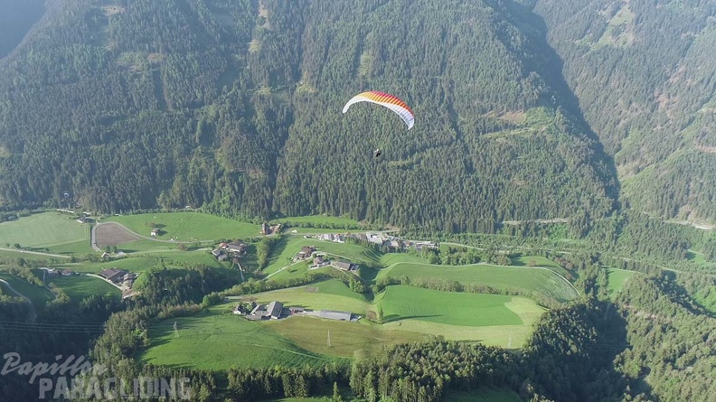 DH21.21-Luesen-Paragliding-355.jpg