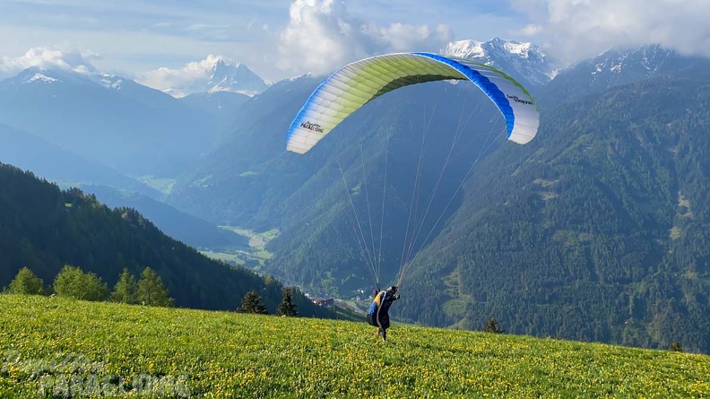 DH21.21-Luesen-Paragliding-364