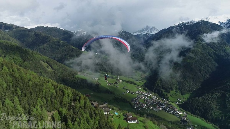 DH21.21-Luesen-Paragliding-440.jpg