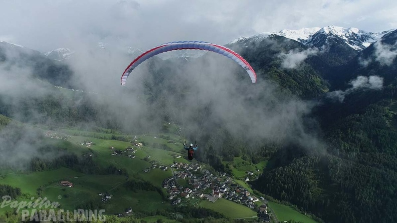 DH21.21-Luesen-Paragliding-442