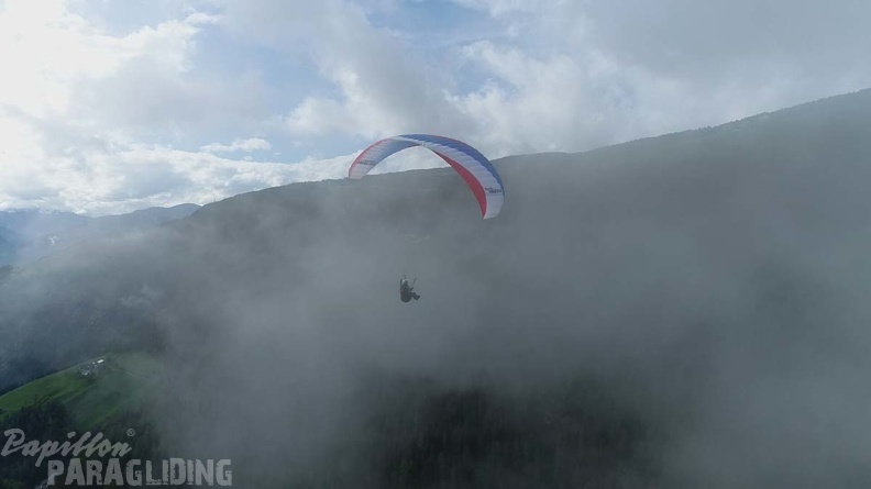 DH21.21-Luesen-Paragliding-445.jpg