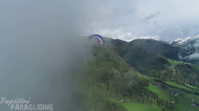 DH21.21-Luesen-Paragliding-446.jpg