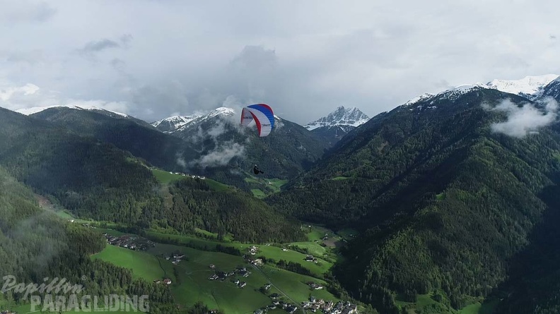 DH21.21-Luesen-Paragliding-447.jpg