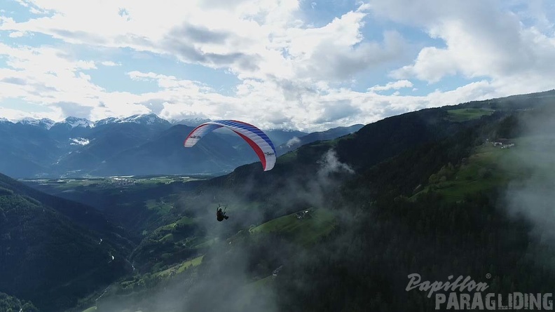 DH21.21-Luesen-Paragliding-449