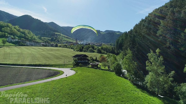 DH21.21-Luesen-Paragliding-460.jpg