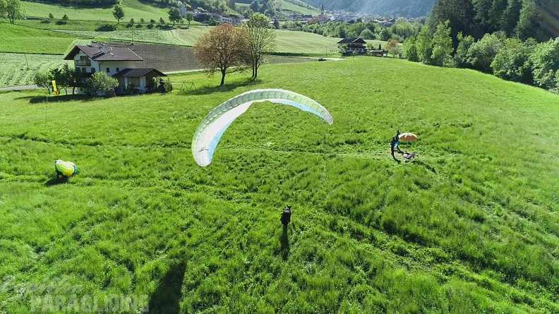 DH21.21-Luesen-Paragliding-469.jpg