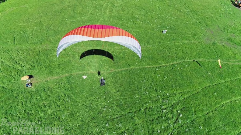 DH21.21-Luesen-Paragliding-492.jpg