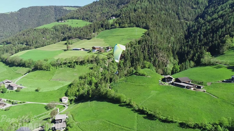 DH21.21-Luesen-Paragliding-501.jpg
