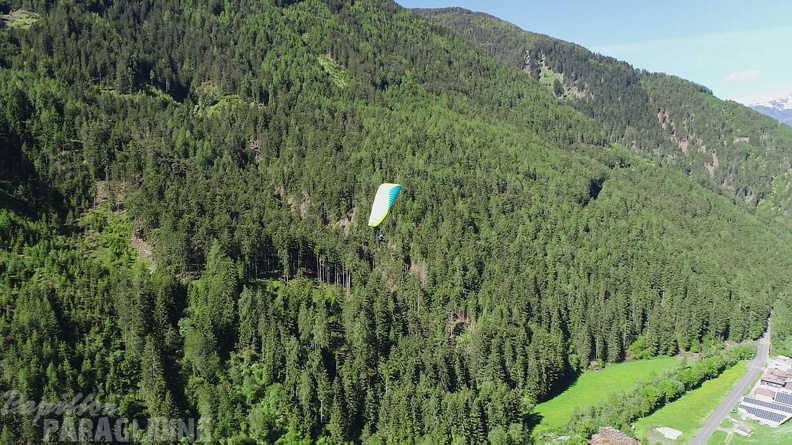 DH21.21-Luesen-Paragliding-505.jpg