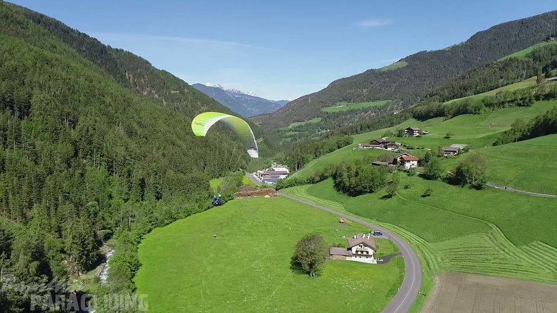 DH21.21-Luesen-Paragliding-512.jpg