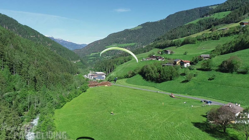 DH21.21-Luesen-Paragliding-514.jpg