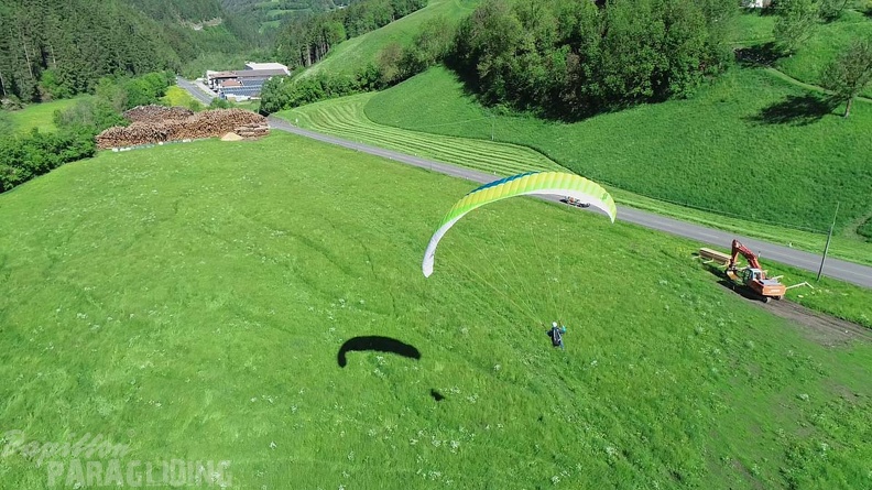 DH21.21-Luesen-Paragliding-517.jpg