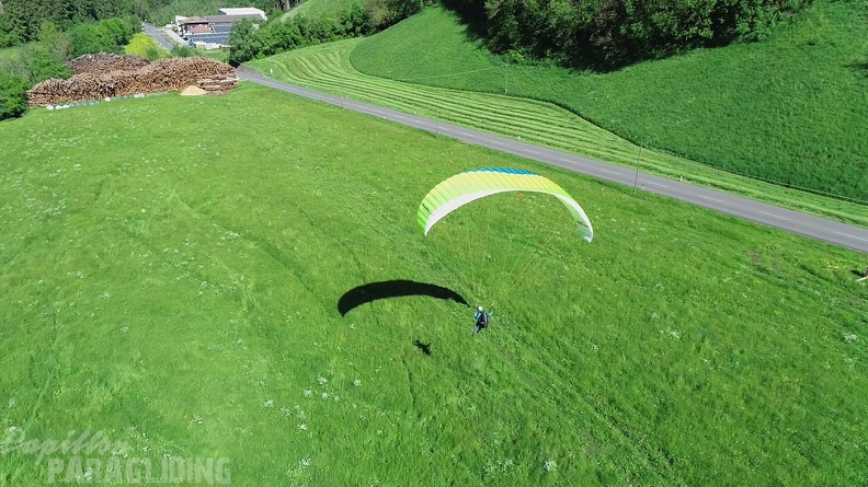 DH21.21-Luesen-Paragliding-518