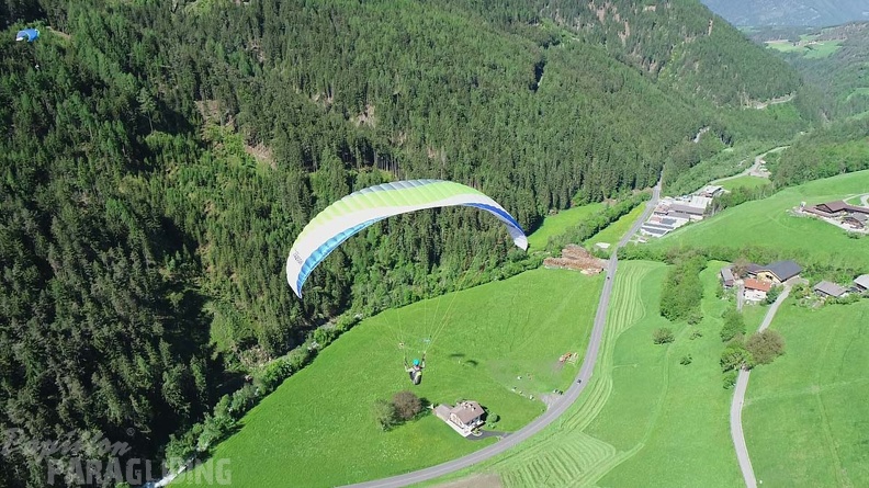 DH21.21-Luesen-Paragliding-532