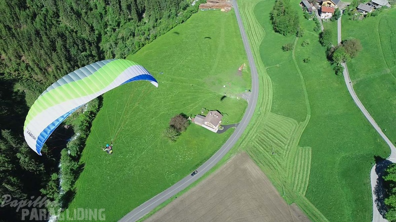 DH21.21-Luesen-Paragliding-534