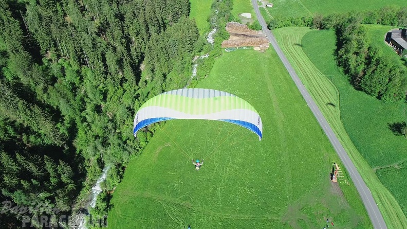 DH21.21-Luesen-Paragliding-537