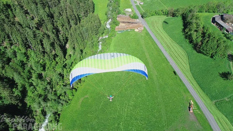 DH21.21-Luesen-Paragliding-538.jpg