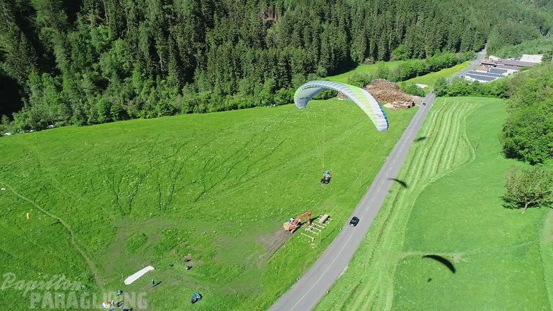 DH21.21-Luesen-Paragliding-540.jpg