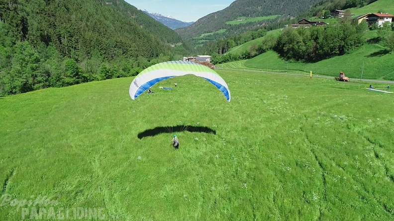 DH21.21-Luesen-Paragliding-545.jpg