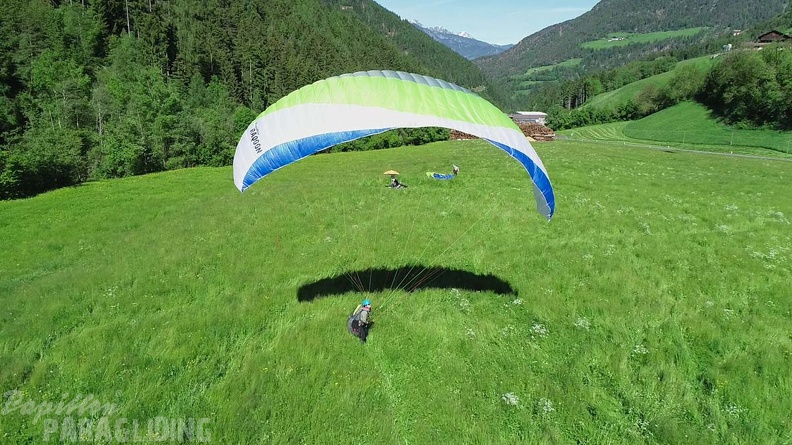 DH21.21-Luesen-Paragliding-546.jpg