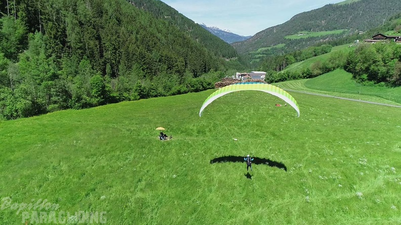 DH21.21-Luesen-Paragliding-556.jpg