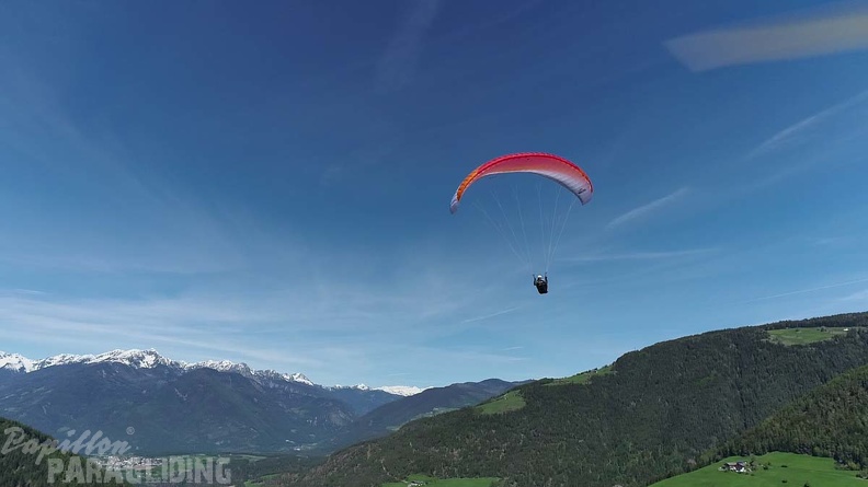 DH21.21-Luesen-Paragliding-559