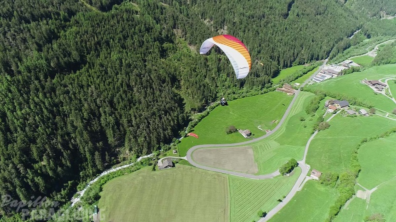 DH21.21-Luesen-Paragliding-566.jpg
