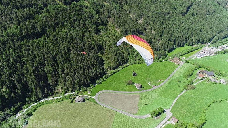 DH21.21-Luesen-Paragliding-568.jpg