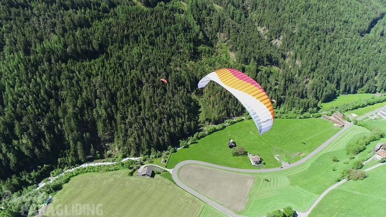 DH21.21-Luesen-Paragliding-569.jpg