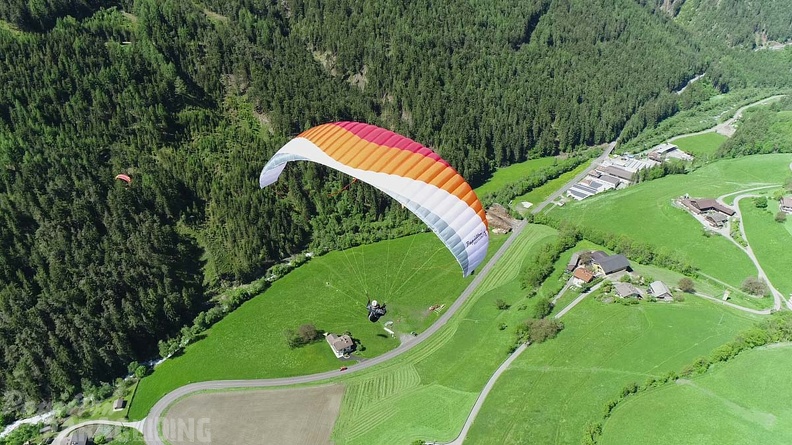 DH21.21-Luesen-Paragliding-570.jpg