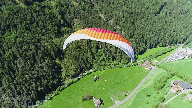 DH21.21-Luesen-Paragliding-571.jpg