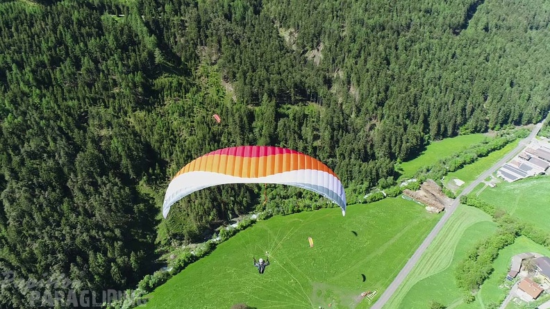 DH21.21-Luesen-Paragliding-572.jpg