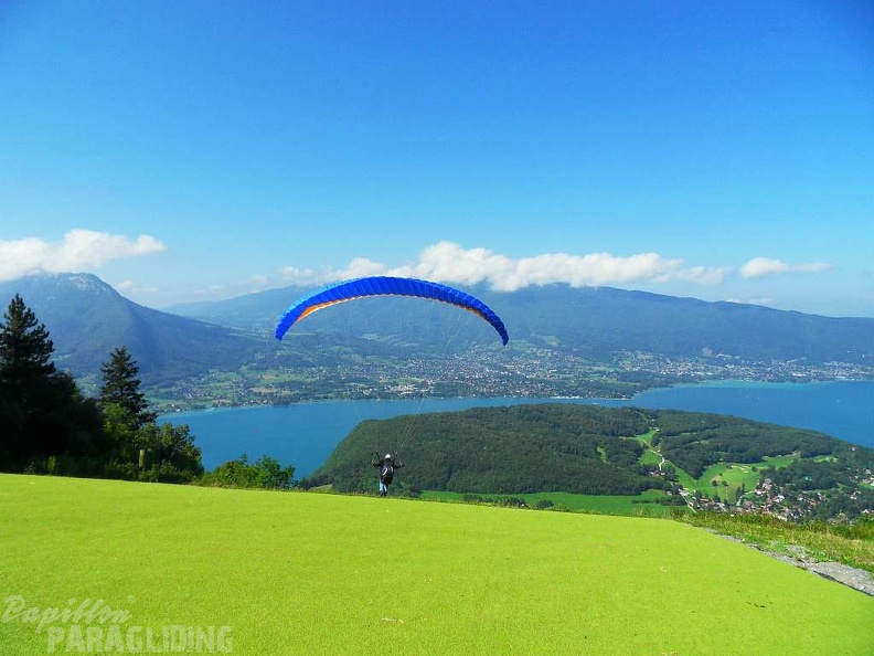2011 Annecy Paragliding 240