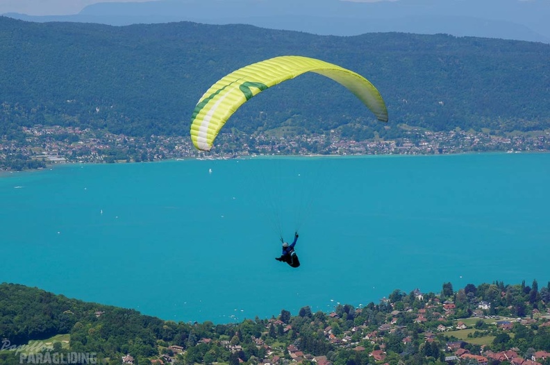 Annecy_Papillon-Paragliding-112.jpg